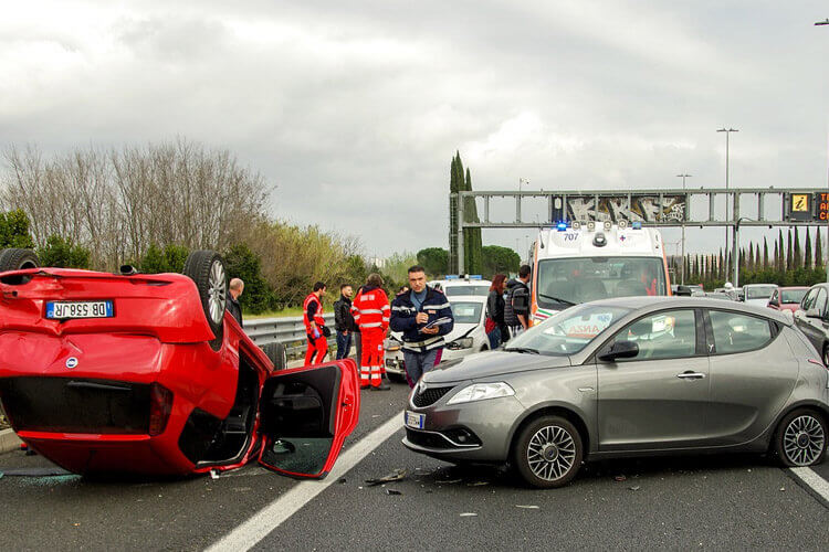 Accidents de la route : les réflexes à adopter ! - Heyme