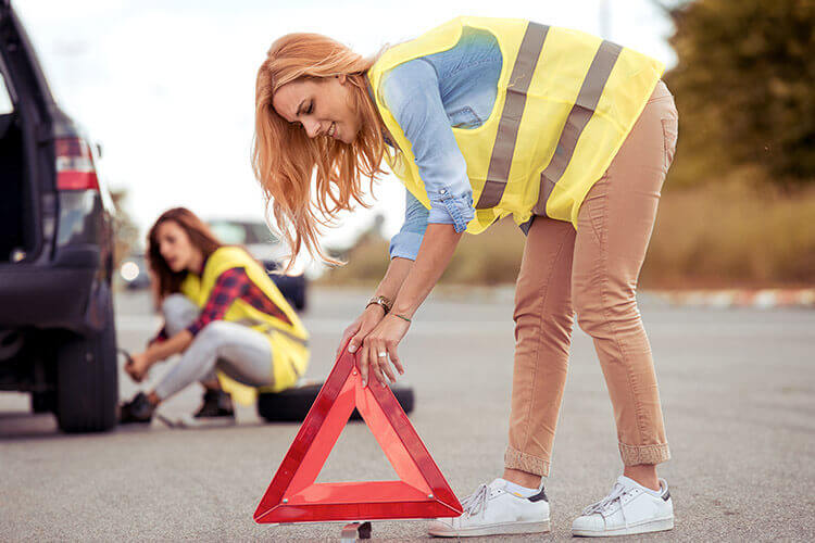 Les équipements obligatoires dans la voiture : que dit la loi ? - Heyme