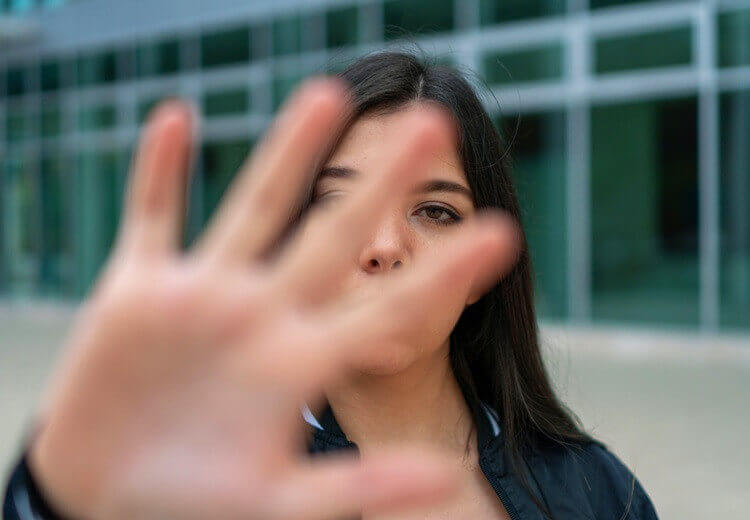 Harcèlement : tout savoir sur la règle des 5D - Heyme